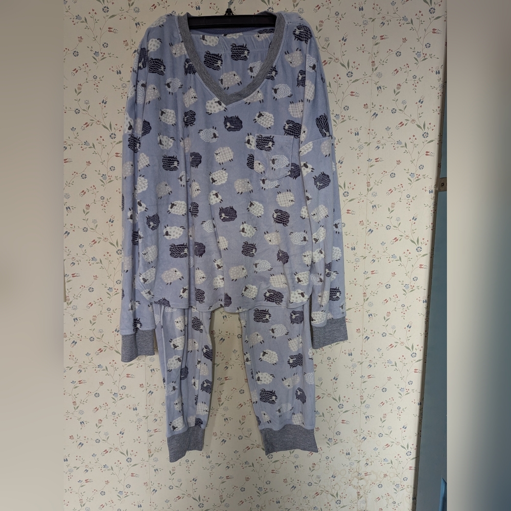 Cuddl Duds Pajamas Set Sheep Print Super Soft Sleepover Loungewear Leisure